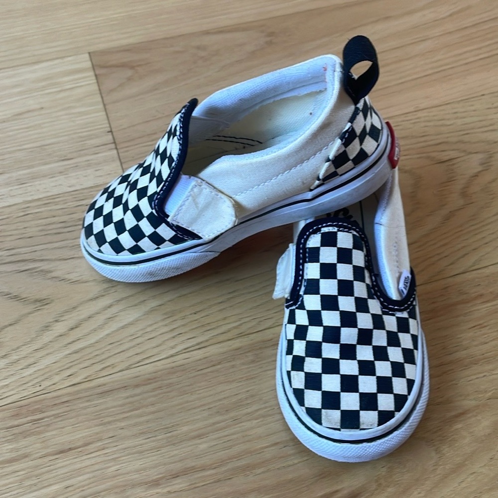 Adorable Checker Toddler Vans Size 9